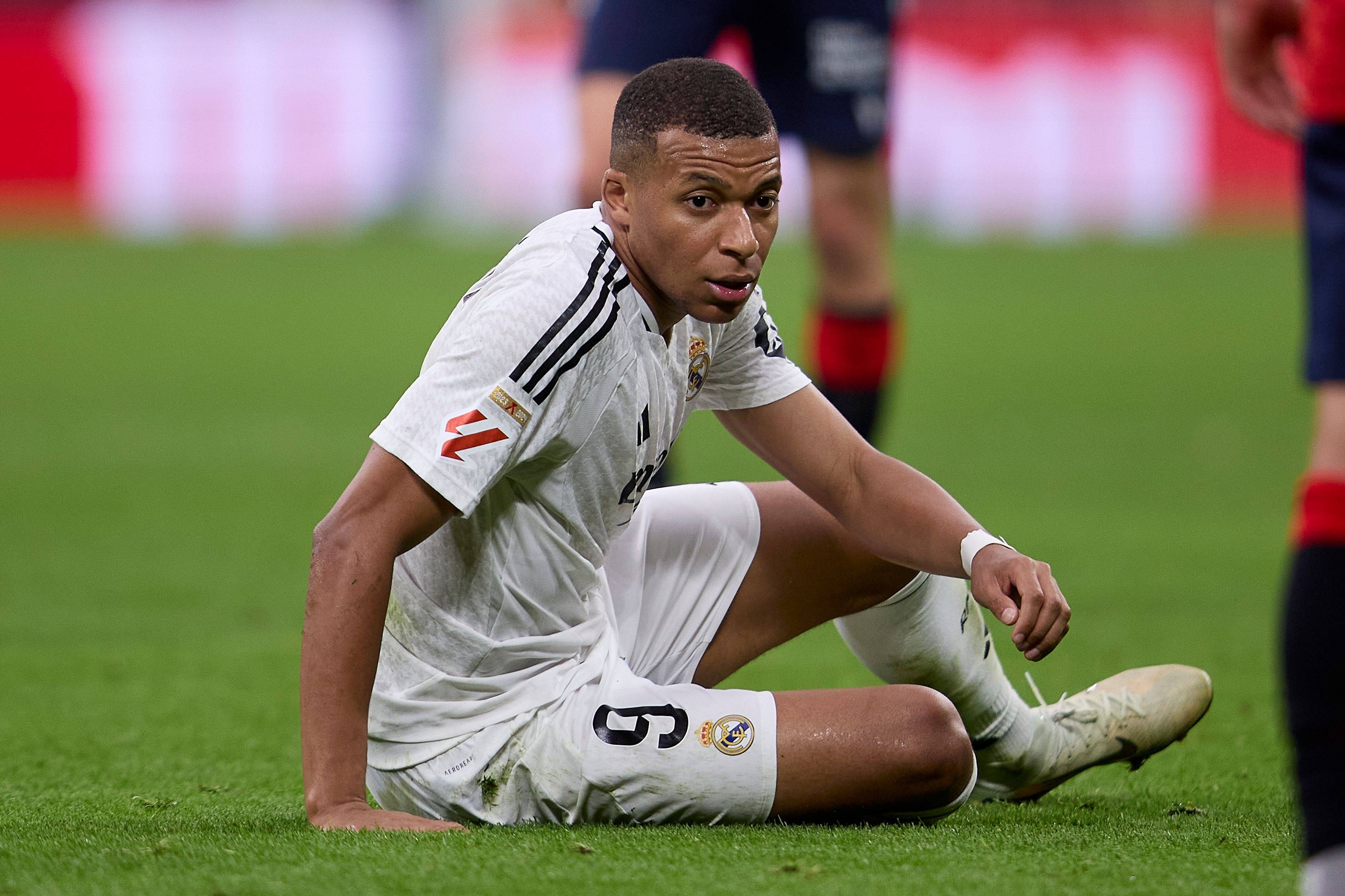 爱游戏APP-姆巴佩在利物浦比赛中出色发挥，出色防守引发热议！